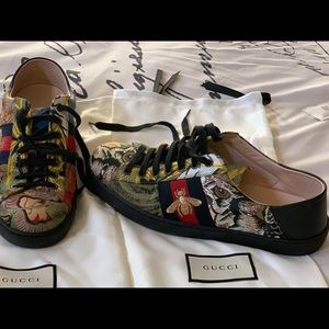 🔥 GUCCI Men’s Jacquard Silk Tiger Sneakers